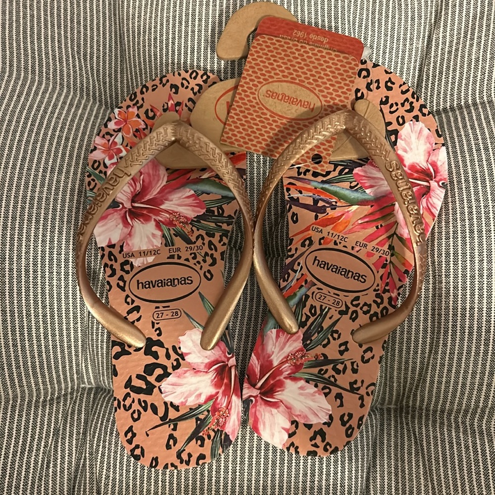 NWT rose gold pink Havaianas | Little Girl | Floral and Animal Print
